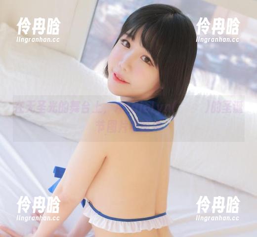 在无圣光的舞台上，Addielyn(에디린)的圣诞节图片不简单
