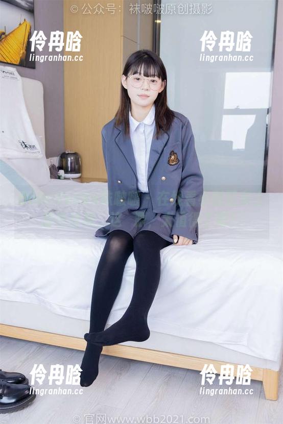 BoBoSocks袜啵啵-小甜豆 BoBoSocks袜啵啵 - 在线看小甜豆穿上蓝色丝袜,这資源,太值得了吧!