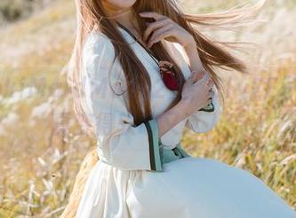 在TokiMaidMode2里，ElyEE子让写真变得软萌又迷人！