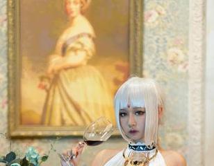 PAKI草莓酱的丝袜图集：你可能会流口水，但别闹太大声哦。