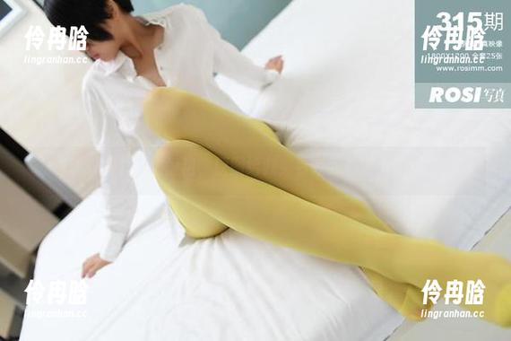 ROSI ROSI的礼服太惊艳,原图给我,看完我心中小鹿乱撞!