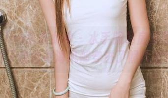 TouTiao头条女神 – 水手服私房美图：美纳子仿佛把海风都穿进了照片里！