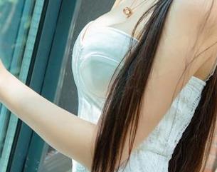 UGirls尤果网 – 赵娜娜与她的毛衣：美图居然能如此自信地做壁纸！