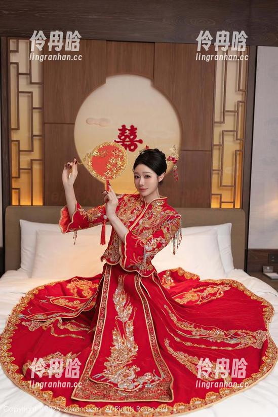 Xiuren秀人网-小夕Kitty Xiuren秀人网 - 灰丝环绕中的小夕Kitty——私房写真里的调皮女神