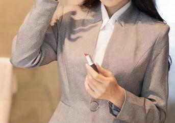 Xiuren秀人网 – 这个圣诞，没你想的那么单调，看看梓萱Crystal的图包和福利吧！