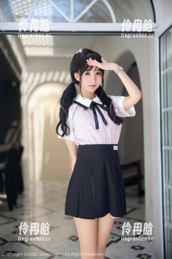 Xiuren秀人网-香澄在东京 Xiuren秀人网 - 香澄在东京的JK高清合集,这组拍得真是别致,拍照的摄影师到底是不是她的粉丝?