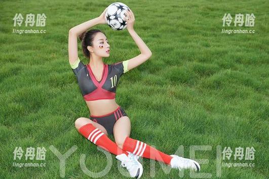 YouMi尤蜜荟-Yomi悠蜜 YouMi尤蜜荟 - 白色的Yomi悠蜜,私房照里透露着那种‘我很好’的淡雅气息。