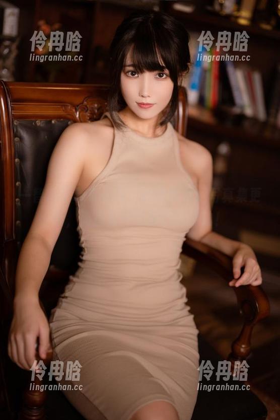 一智智 一智智又带来新作,粉色比基尼写真集更新,简直有种要跟风的冲动!