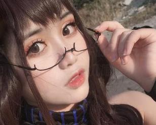 一笑芳香沁私拍图包，奶牛的天然气息，让人忍不住想多看几眼。