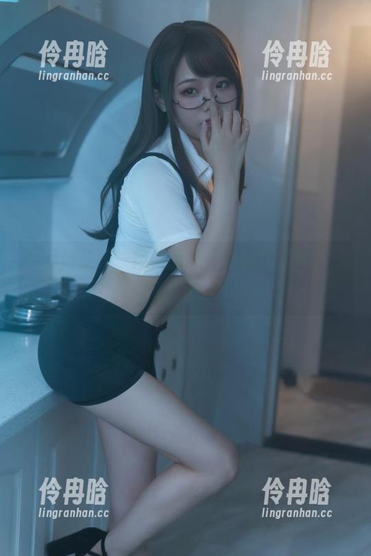 七月喵子 七月喵子——肉丝图集,让你发现全新“吃货”视角!