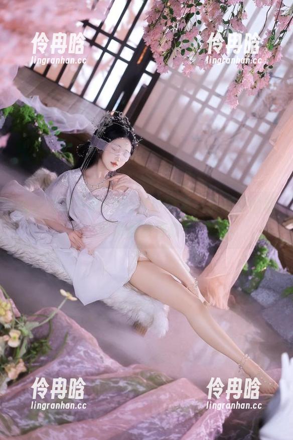 三度69 免费获取三度69的白色图集,保证你的眼球瞬间被俘获!