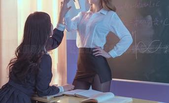 云溪溪的校服奇妙合集：让我们一起走进那些年那些事儿！
