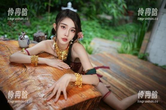 余多多Dudu 私房美图里的余多多Dudu:舰长版ASMR调皮瞬间