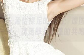 克拉女神 – 汤怡裸足的魅力：原图中的每一帧，精选即是情感的共鸣