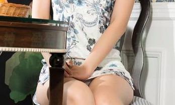 克拉女神 – 盈盈的私拍泳装：真没人告诉她水下是个什么样的世界吗？