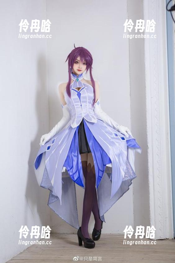 只是简言 只是简言黑丝合集:更新预告,上次的画面就已经够美了,这次又要怎么惊艳我们呢?