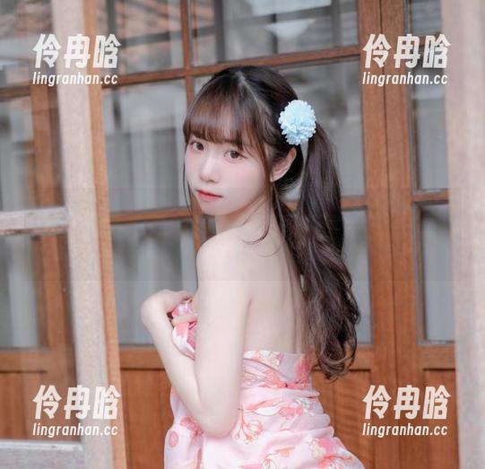 可可小白兔 难以置信!可可小白兔私拍原图,捕获一只小白兔的瞬间,真是太有趣了!