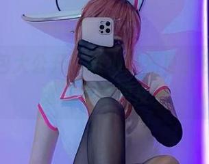 私房图包大公开，啾小妍化身暗夜猫女，谁说不能调皮？
