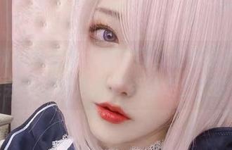 啾小妍金发芭比水嫩套图，免费送出，你可能会怀疑她是从童话里走出来的吧！