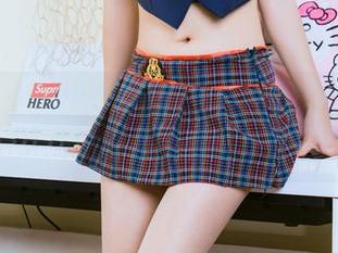 头条女神 – 观看张蓝欣女仆的图包，我能说她的制服太抢眼了吗？
