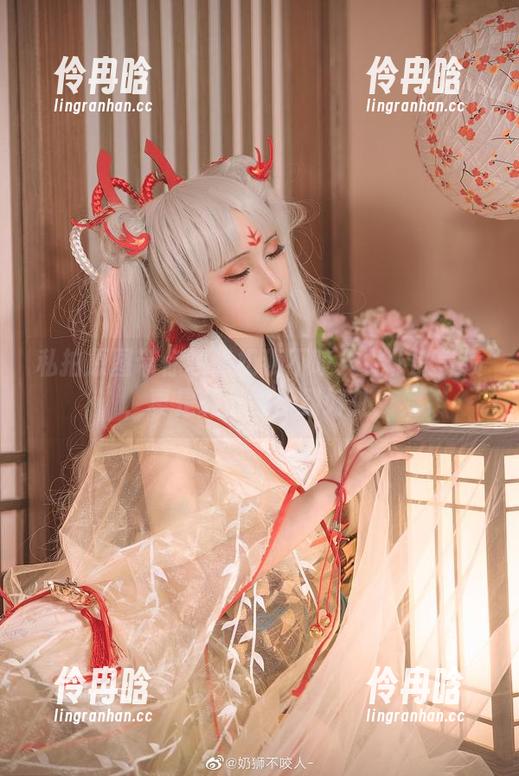 奶狮不咬人 私拍原图带你领略奶狮不咬人女仆的气质,真是调皮得恰到好处!