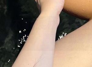 微密圈 – 想不到奶雯在浴室里这样的性感！高清原图，简直让我窒息！