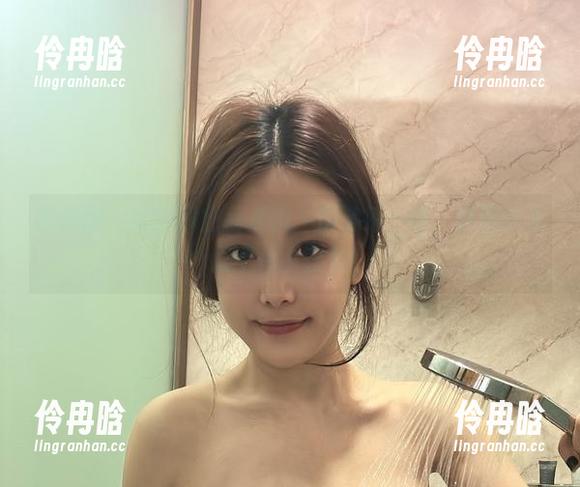 奶雯 微密圈 - 奶雯职业装美图,精选每一帧,甚至让人忍不住小羡慕!