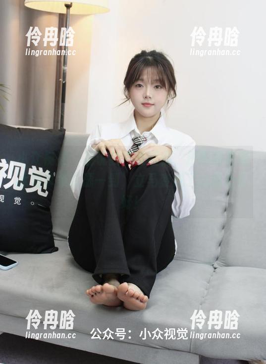 小众视觉 - 别说我没提醒你，彤彤的死库水写真集资源一到，立马变成了你的心头好！