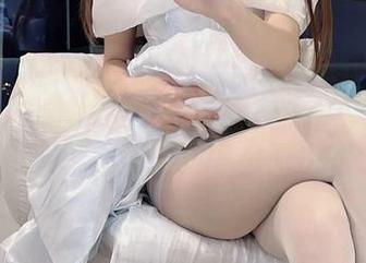 微密圈 – 小萌子调皮出没：小白兔美图，谁说无圣光就不能惊艳？