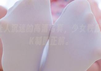 一组让人沉迷的高清写真，少女秩序天台JK制服正解。