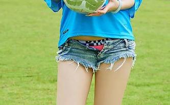 尤蜜荟 – 泳池里的易阳：写真背后那些不为人知的故事，来看看吧