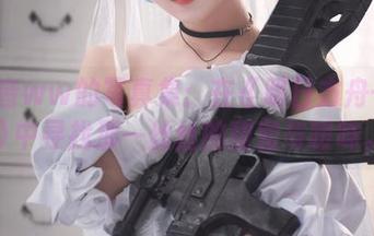 弥音音ww的写真集：在《明日方舟-闪灵》中寻找那一丝丝的甜蜜与暧昧。