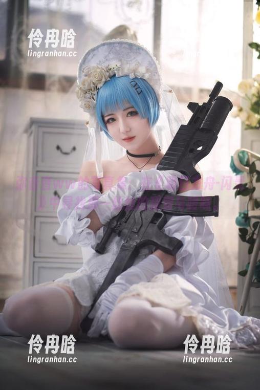 弥音音ww 弥音音ww的写真集:在《明日方舟-闪灵》中寻找那一丝丝的甜蜜与暧昧。
