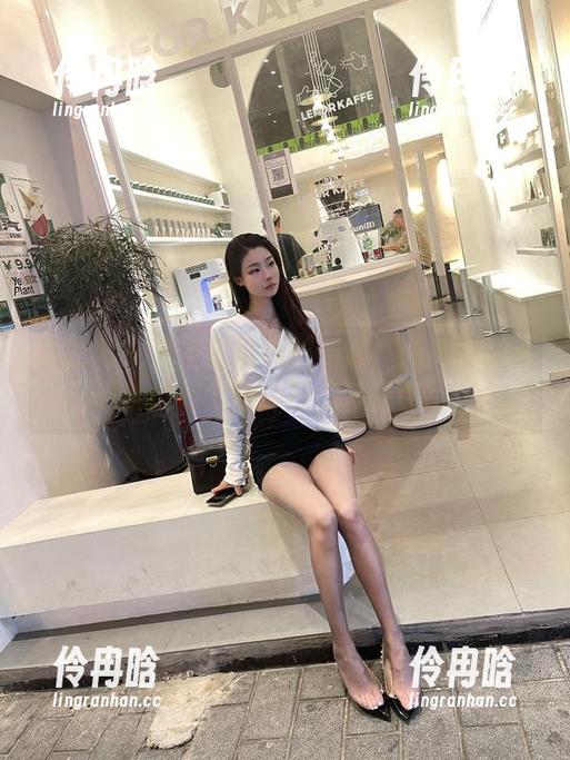 微密圈 - 是小逗逗私拍图集：油亮得让人想给她起个新外号“反光镜”！