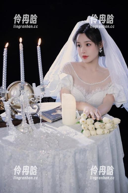 看桃暖酱的全套礼服图集，我现在真在想，生活何必这么艰难呢？