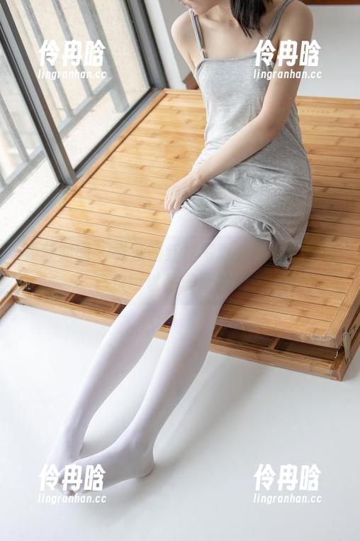 森萝财团-默陌 森萝财团 - 看默陌红裙写真,瞬间觉得自己也可以做美丽的梦!