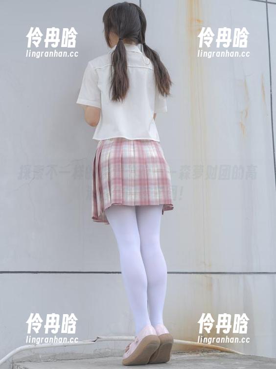 森萝财团 探索不一样的视觉体验——森萝财团的高清白丝网鞋套图!