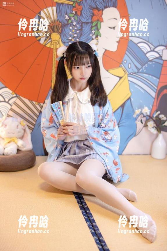 森萝财团：黑丝妹妹唤醒了我对手机的依赖，真的没救了