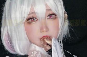 椒妮佐仁最新白色套图，简约风，背后却藏着无尽的故事…