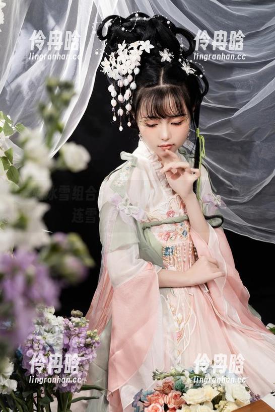 爆机少女喵小吉 最强冰雪组合:爆机少女喵小吉的套图,连雪都嫉妒她的光彩!