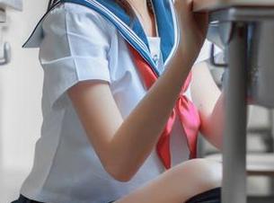 私拍疯猫ss的清纯，啊，这种气场也太吸引人了，感觉自己得了恋爱脑。