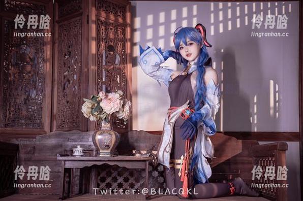 白莉爱吃巧克力 本能反应?白莉爱吃巧克力的‘香奈乎’作品竟让我想了好多事情,真有点儿魔力