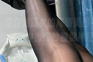 微密圈 – 在白龙猫女的高清美图中，油光黑丝瞬间冲击你的视觉神经！