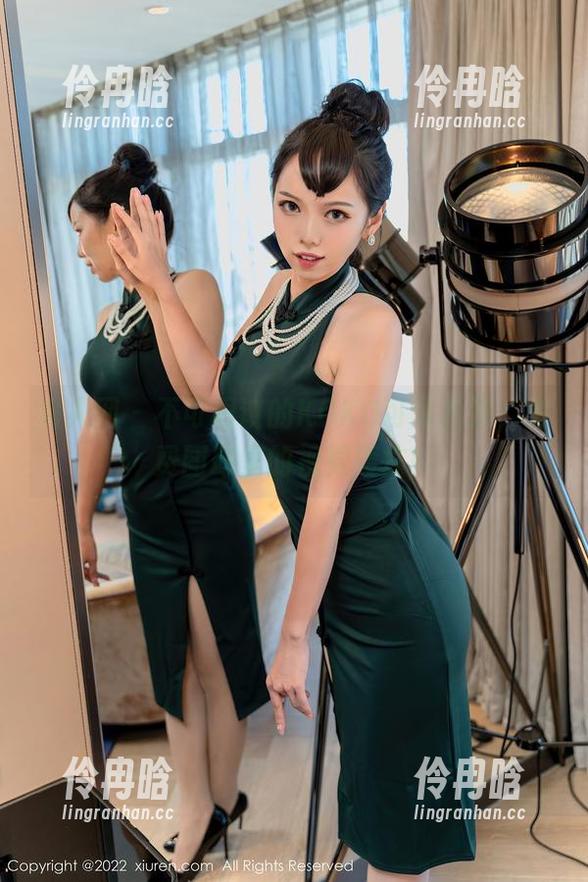 秀人网 - 不可思议的KOKO可可礼服，免费图册里的视觉轰炸！