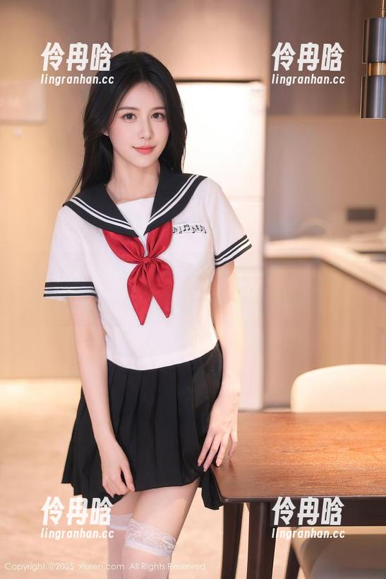 秀人网-安然anran 秀人网 - 安然anran与泳池:无圣光图集中的那些瞬间,像是一场梦,轻轻展开。