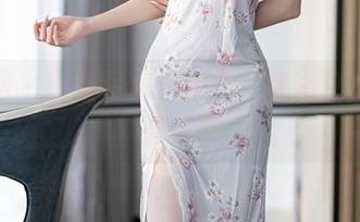 秀人网 – 高清写真：曦宝儿和浴缸里的水花故事
