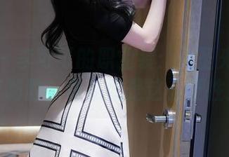 秀人网 – 李可可的职业装：无圣光也能出奇制胜，作品就是这么任性！