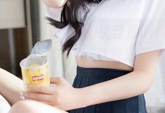 秀人网 – 这些原图里的沈佳熹Kitty星辰，灰丝效果真是巧妙，让我忍不住心里咯噔一下。