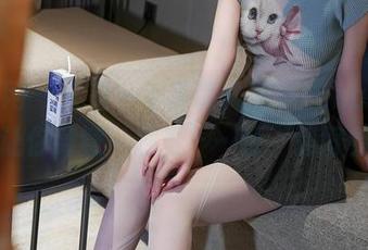 秀人网 – 又是一年圣诞，涵涵Luna的作品让你肆意‘观看’…呃，是好看！