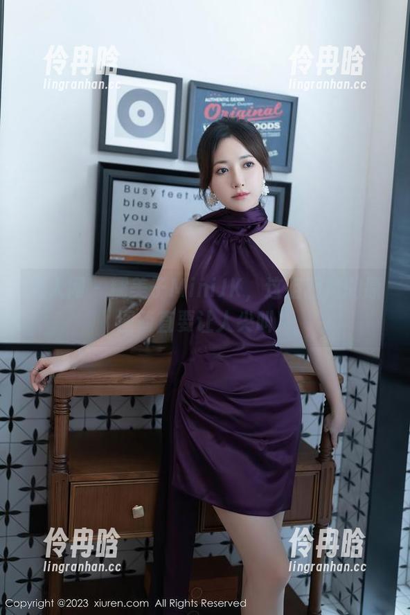 秀人网 - 糯美子MiniJK，这组图片的原图简直要让人尖叫！